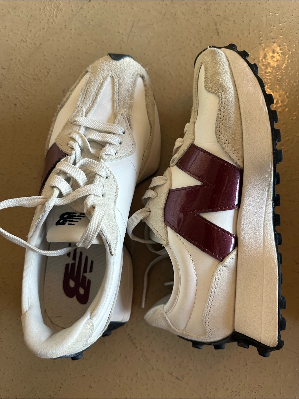 New Balance Women's White and Burgundy 327 size 7
